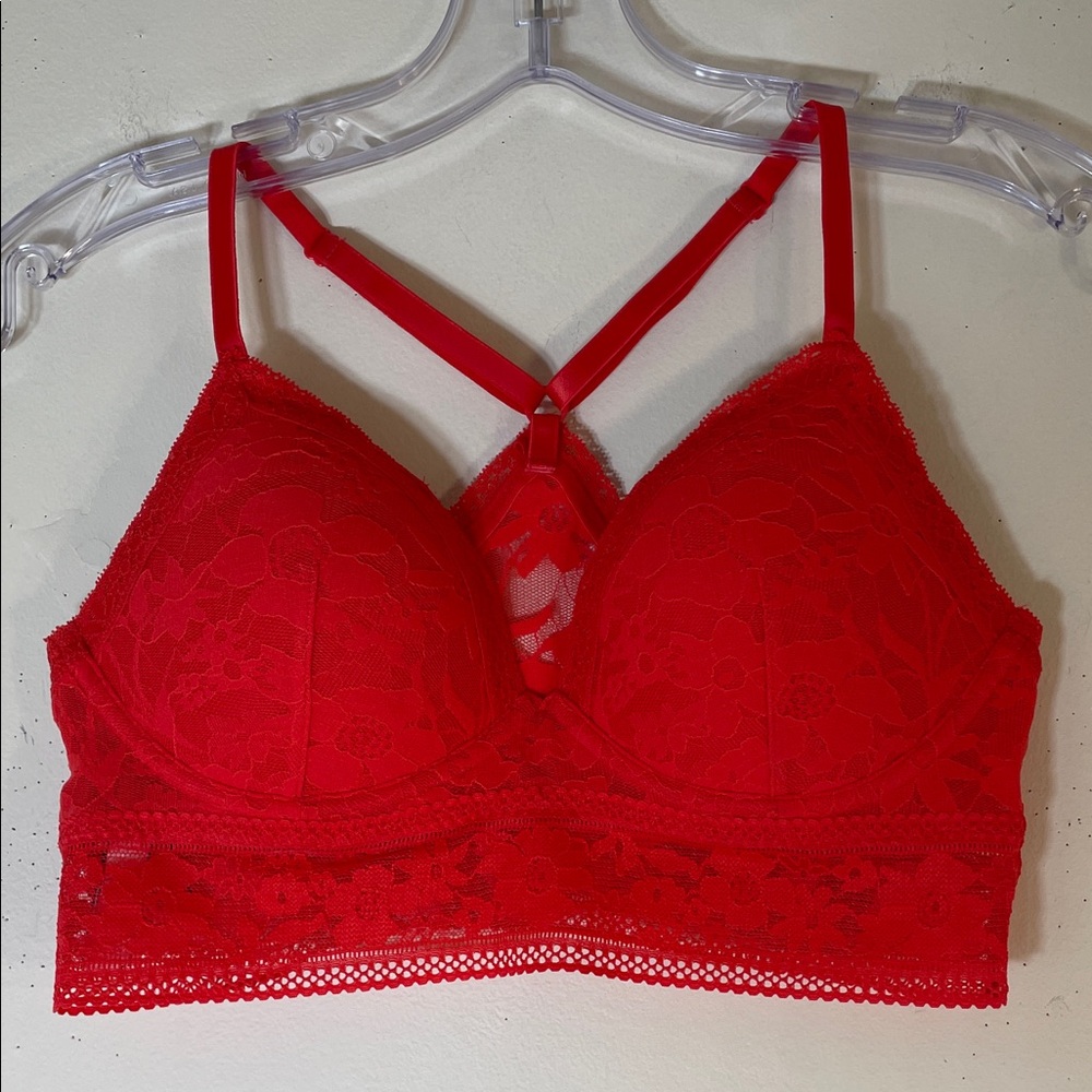 Victoria's Secret Red Floral Lace Wireless Bralette. M. NWT.